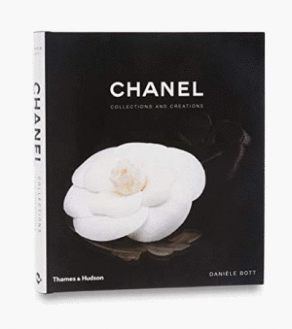 Chanel Libro